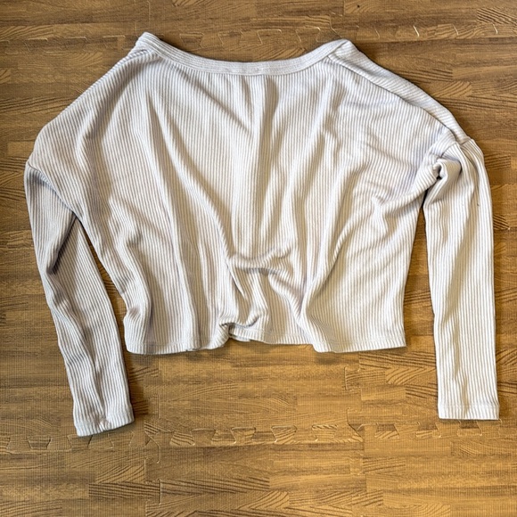 HOLLISTER LIGHT PURPLE BUTTON UP SWEATER SIZE SMALL - Picture 3 of 3